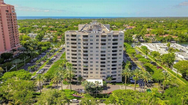 Building Photo - 90 Edgewater Dr