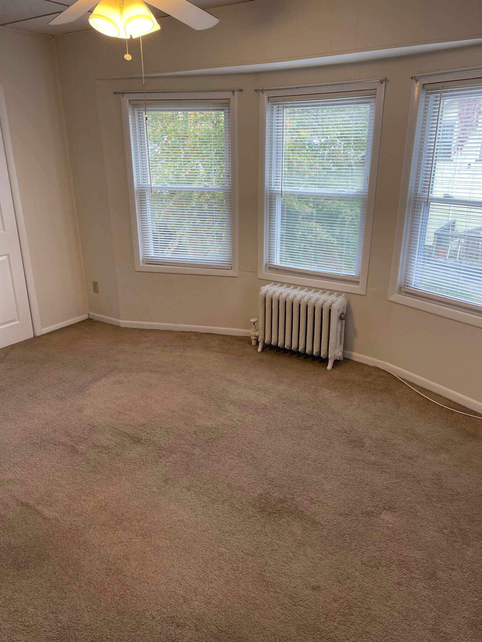 Living Room - 498 Ringwood Ave