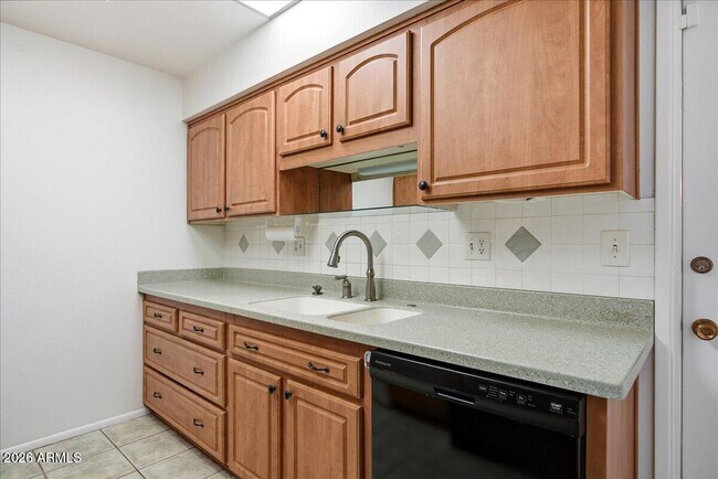 Building Photo - 9907 W Cedar Dr