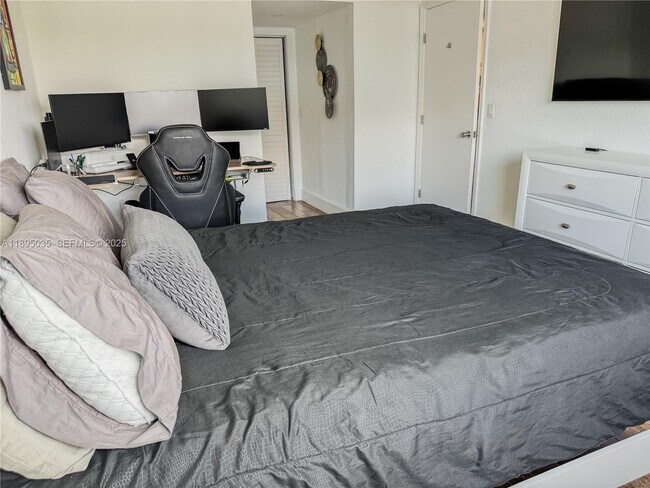 Building Photo - 7830 Dickens Ave