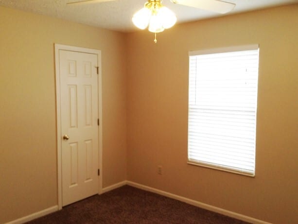 Building Photo - 8778 Woodridge Dr