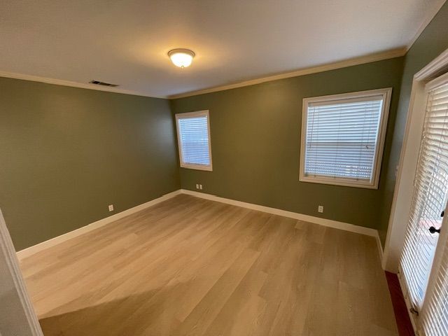 Building Photo - 3121 Royal Oaks Dr