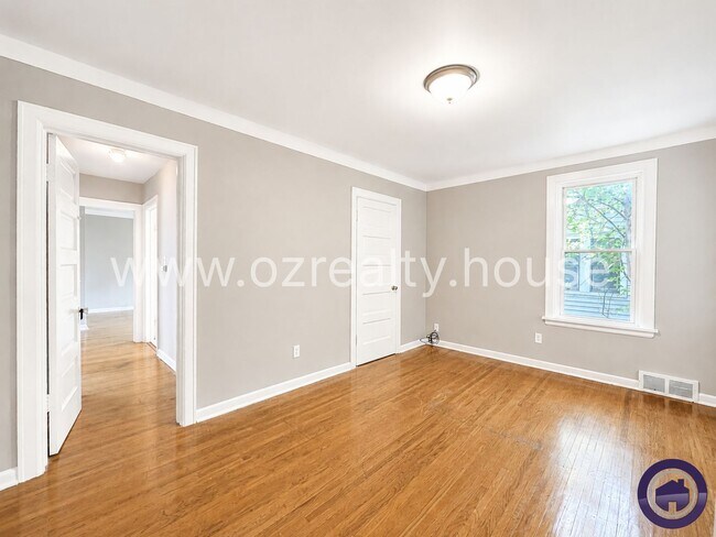 Building Photo - 837 Colburn St