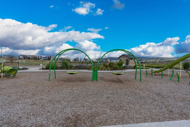 Building Photo - 6831 Silver Creek Dr