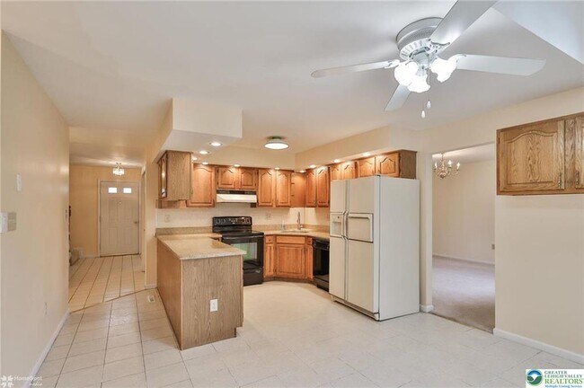 Building Photo - 4059 Wedgewood Rd