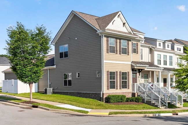 Building Photo - 1525 White Tip Ln