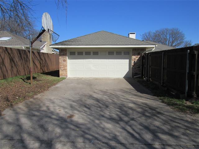 Building Photo - 2312 Blue Cypress Dr