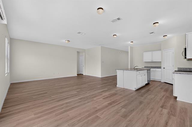 Building Photo - 702 Camden Dr