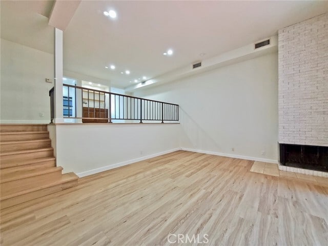 Building Photo - 5345 White Oak Ave