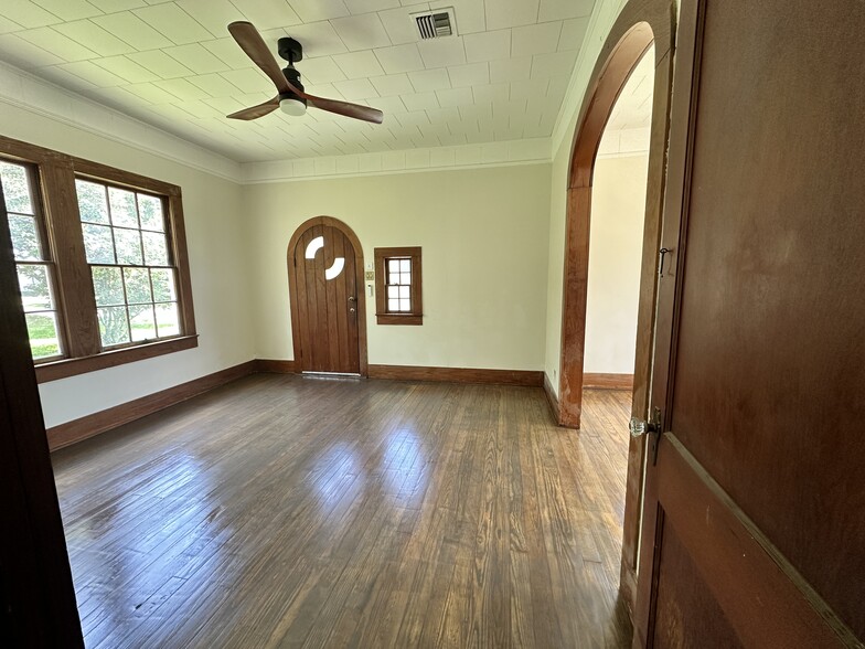 Living Room - 426 Bellevue St