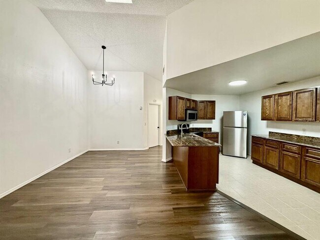 Building Photo - 1317 Coolridge Dr