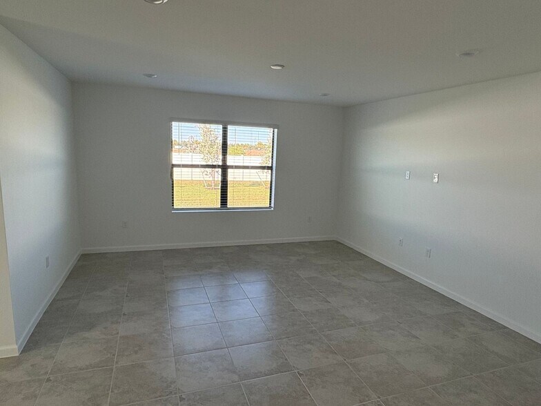 Building Photo - 1173 Caloosa Crk Dr