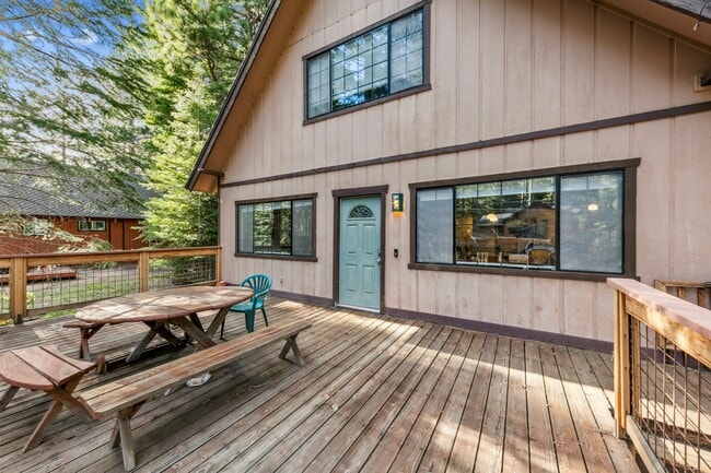 Building Photo - 1517 Plumas Cir