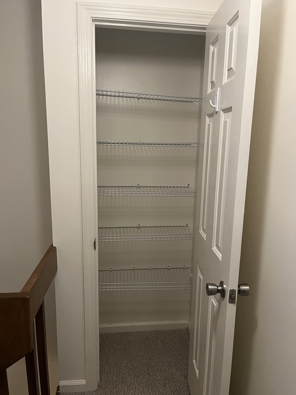 Building Photo - 565 Quaker Ln