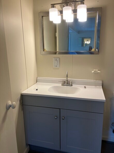 Bathroom - 6910 County Road 37