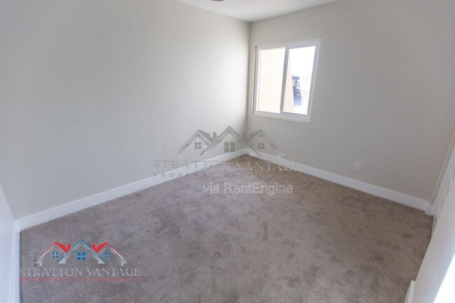 Building Photo - 712 W 14th St