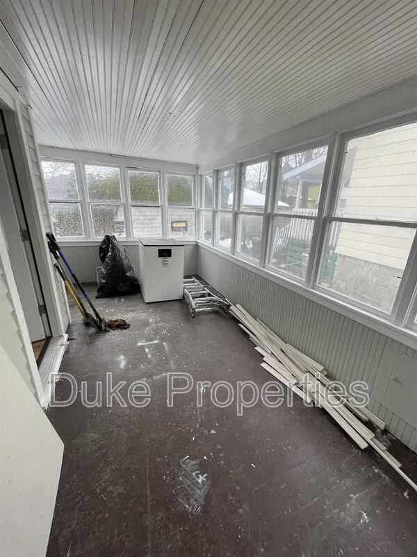 Building Photo - 5 Sheridan St