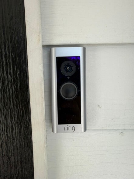 Building Photo - 611 16th Ave S