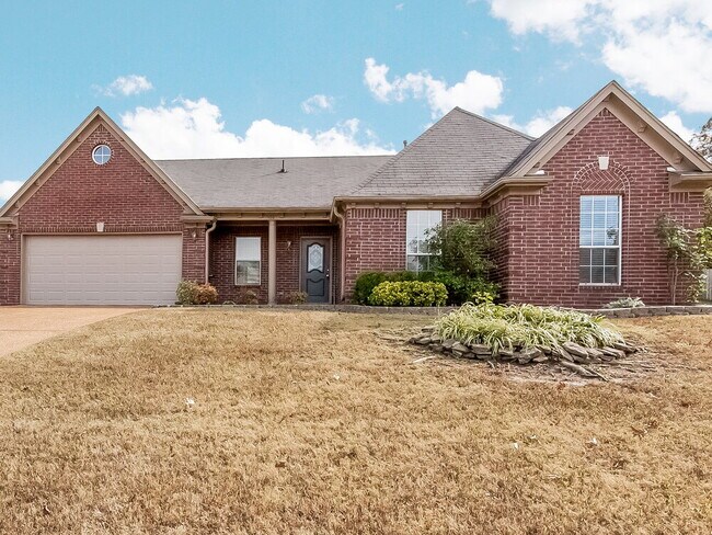 Primary Photo - 150 Oakridge Dr