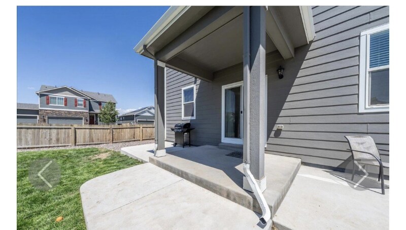 Building Photo - 823 Charlton Dr