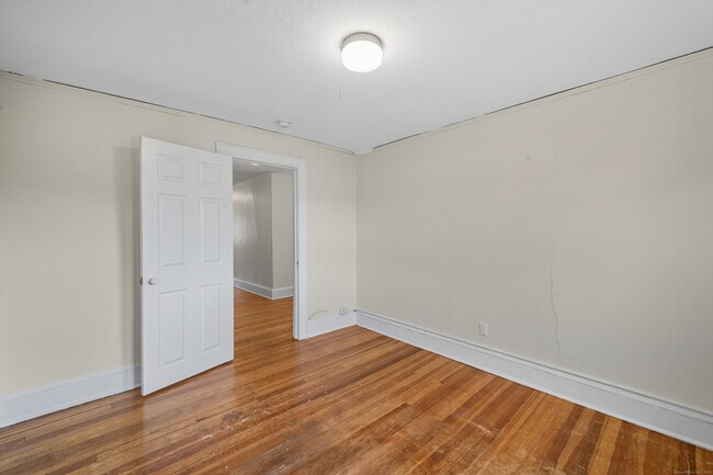 Building Photo - 91 Maplewood Ave