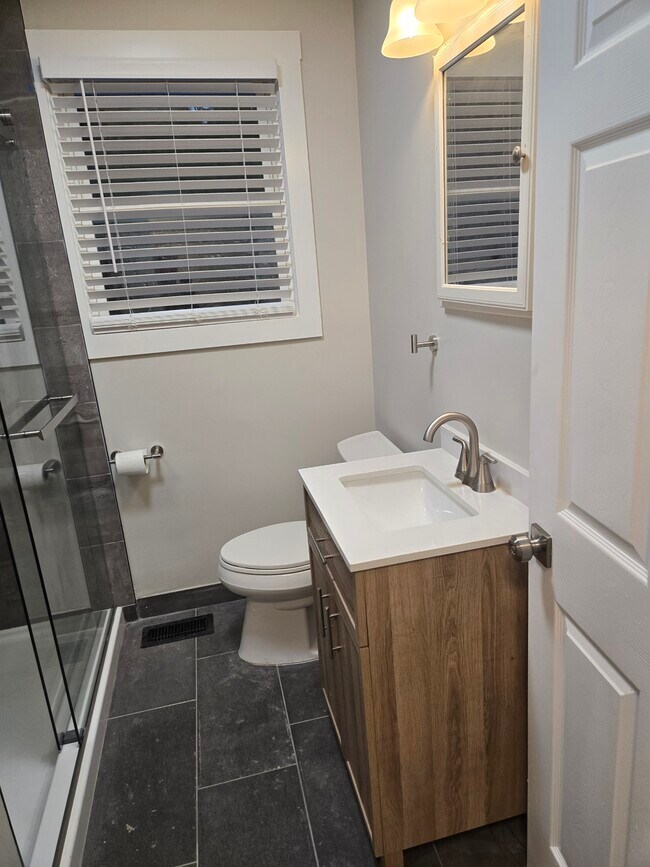 Building Photo - 929 Due W Ave N