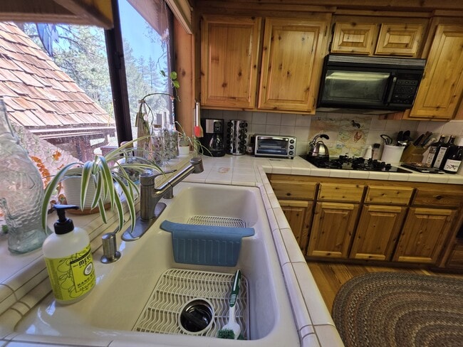 Building Photo - 1921 Bernina Dr