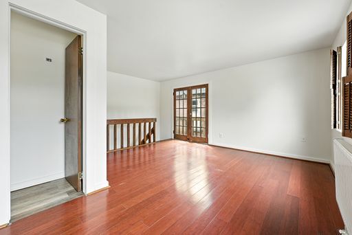 Building Photo - Walk to Cheeseman from this Large 1 Bed 1 ...