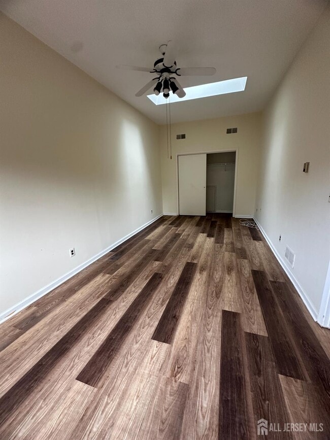 Building Photo - 18 Foxtail Ln