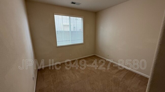 Building Photo - 565 Connemaras Ct