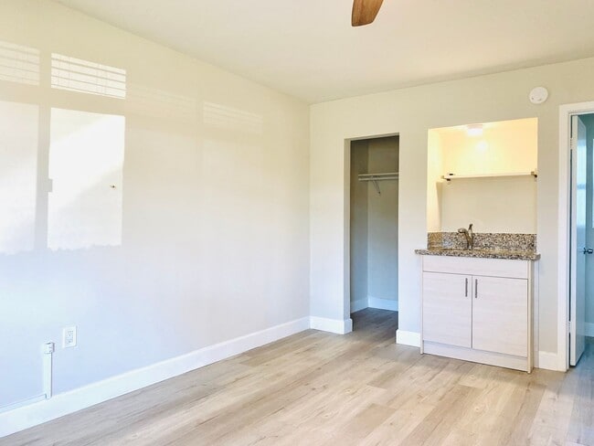 Building Photo - AVAILABLE NOW! LIVE IN THE HEART OF LA JOL...