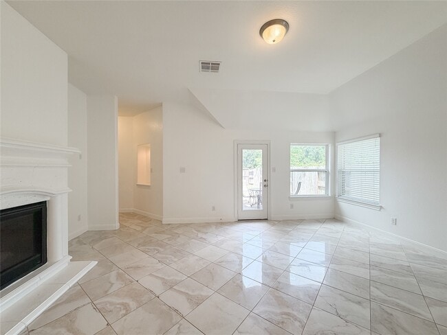 Building Photo - 18126 Golden Falls Ln