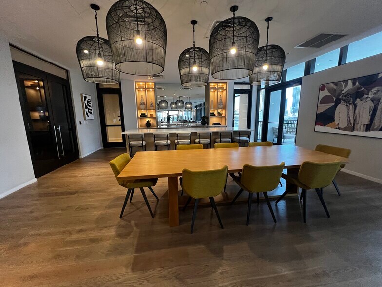 Building Photo - 132 NE 22nd St