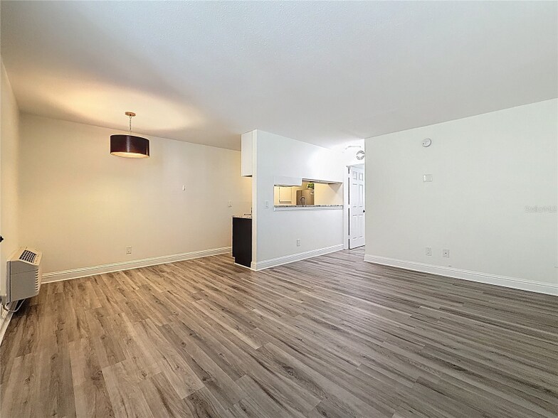 Building Photo - 1301 S Howard Ave