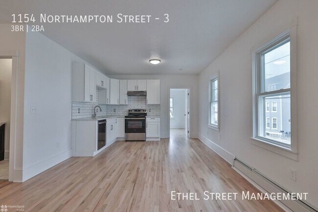 Building Photo - 1154 Northampton St