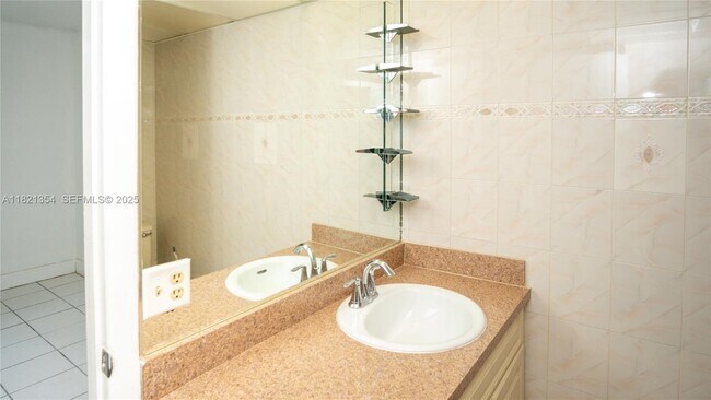 Building Photo - 10090 NW 80th Ct