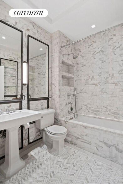 Building Photo - 308 E 30th St