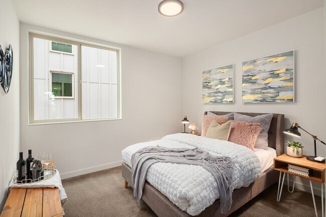 Building Photo - Bryant/Ravenna Townhouse