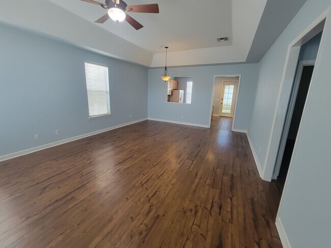 Building Photo - 3304 Calumet Dr