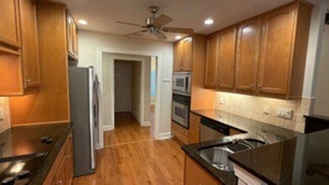 Building Photo - 1150 Groppo Cove
