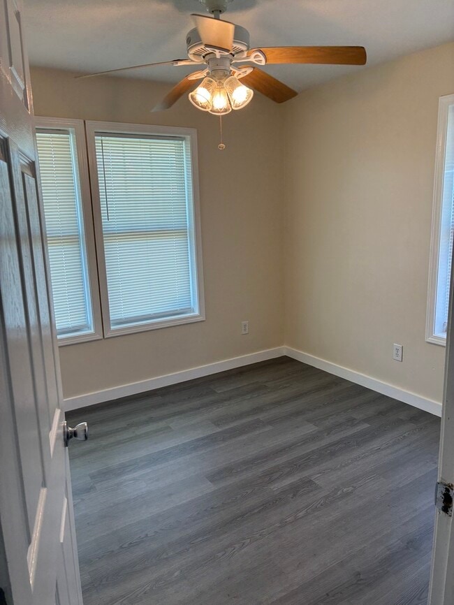 Building Photo - Beautiful 3/2 House