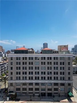 Building Photo - 100 W 5th St