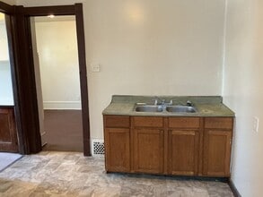 Building Photo - 2513-2515 N Holton St