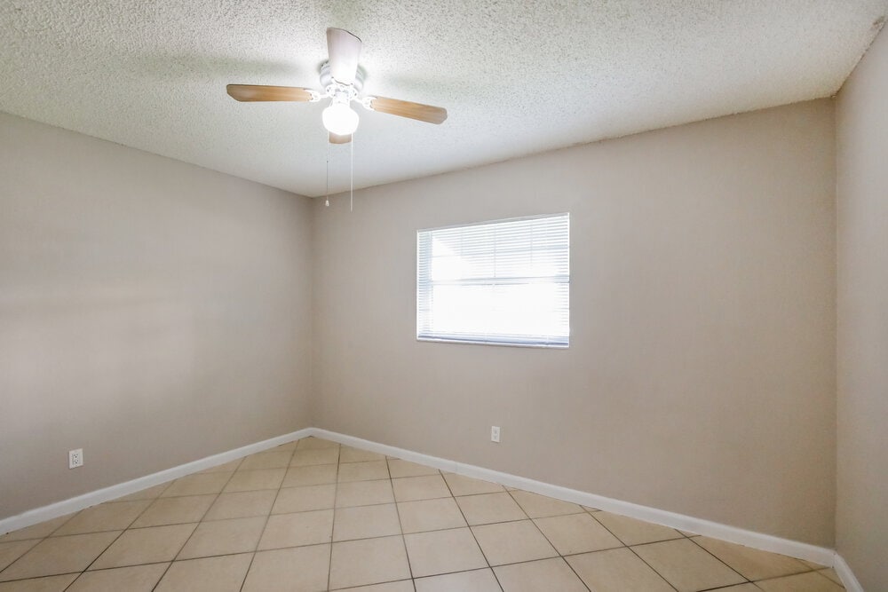 Building Photo - 357 NW 6th Ct