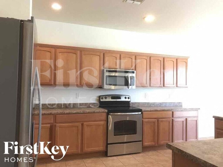 Building Photo - 14495 N 135th Ln