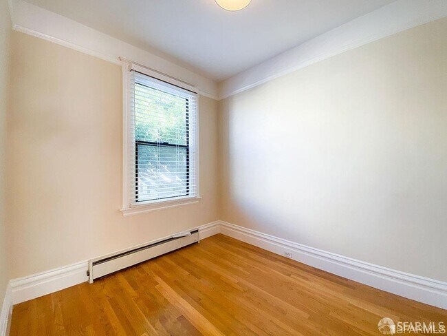 Building Photo - 527 Union St