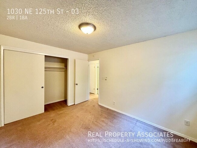 Building Photo - 1030 NE 125th St