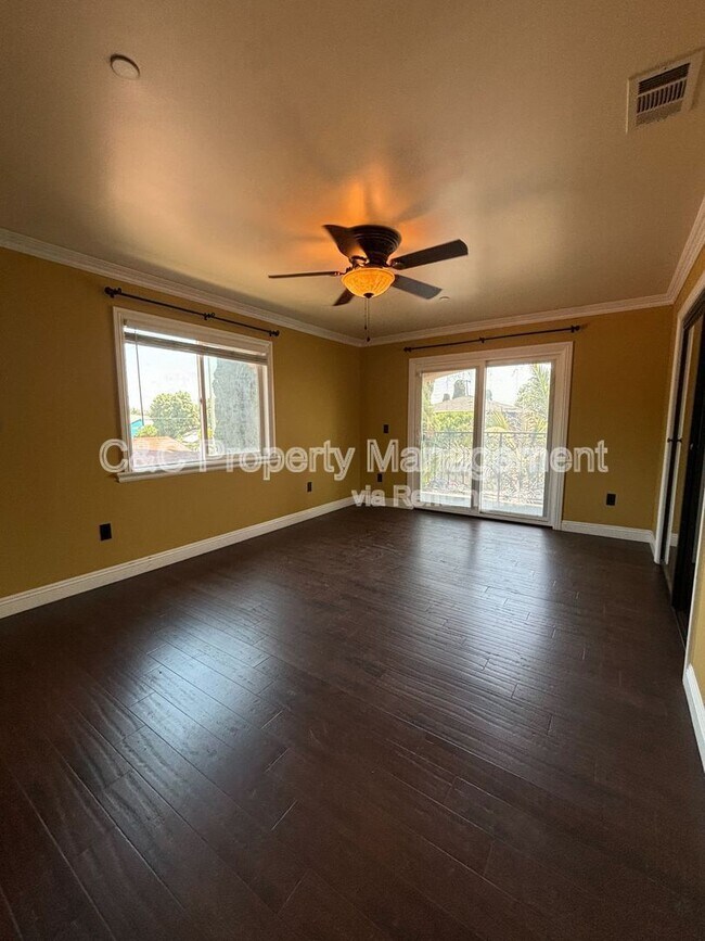 Building Photo - 1445 S Sunol Dr