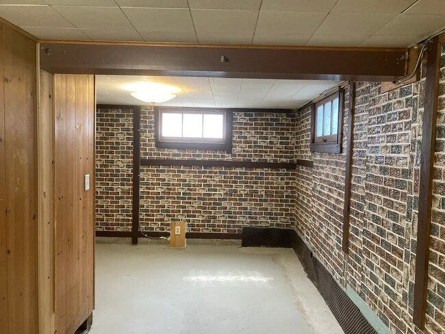 Building Photo - 7737 15th Ave NW