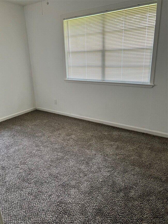Building Photo - 4122 Madden Ln